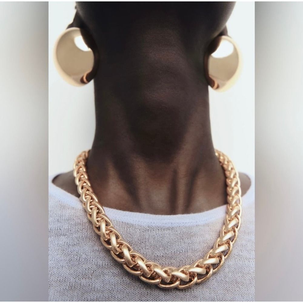 Zara NWOT Intertwined Chain Necklace Gold